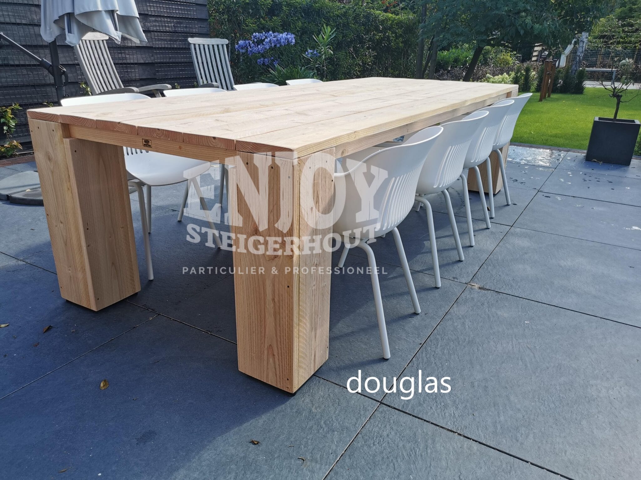 douglashout tafel met blokpoot